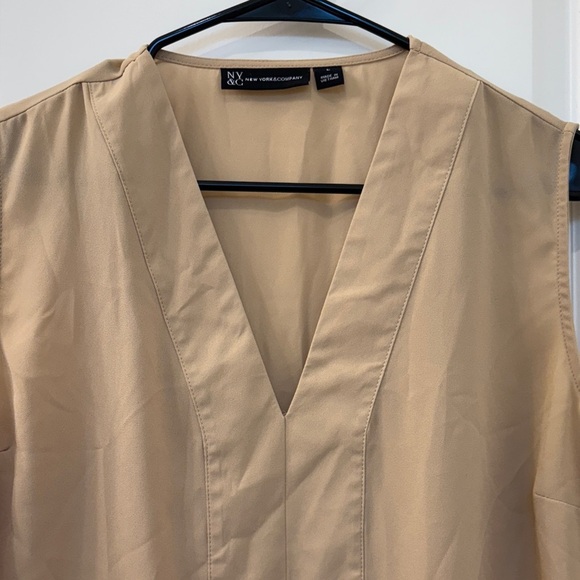 New York & Company Beige V-Neck Sleeveless Blouse - Picture 3 of 6